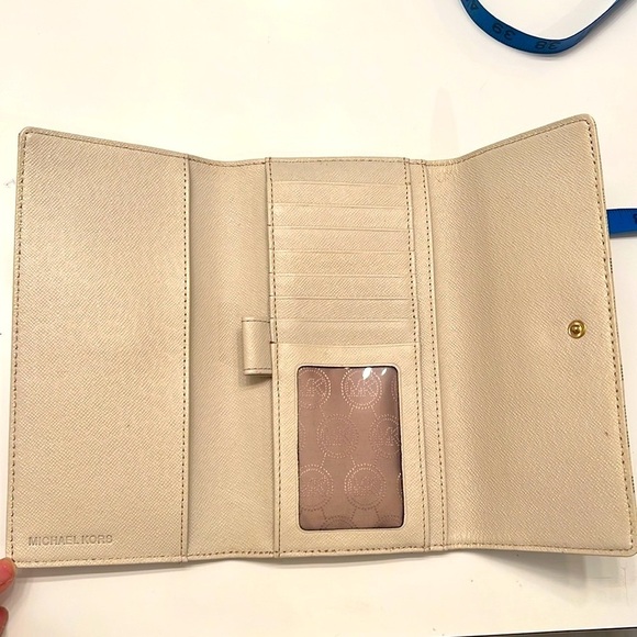 EUC MICHAEL KORS Continental Wallet Snap Closure - Picture 5 of 8